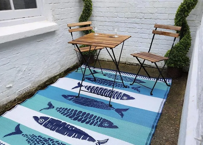 Brighton Courtyard Boutique